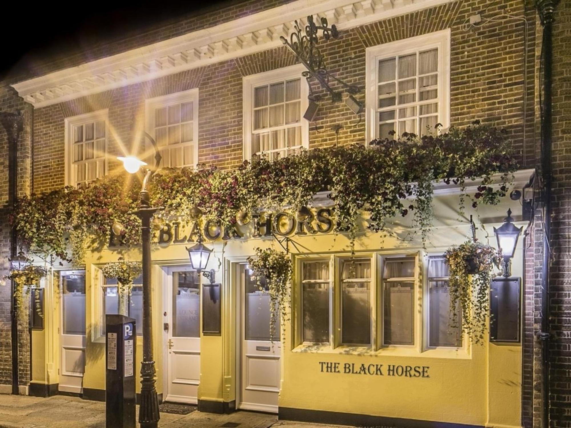 Canterbury Black Horse Ngoại thất bức ảnh